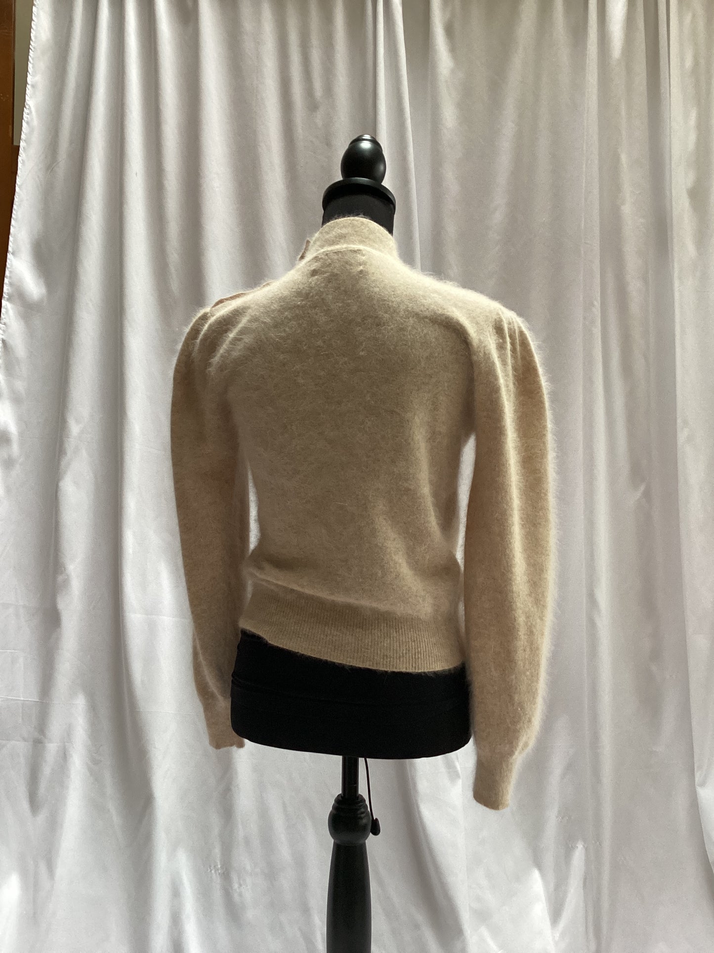 CHAUS LAMBSWOOL /ANGORA  long sleeved sweater, size small color beige