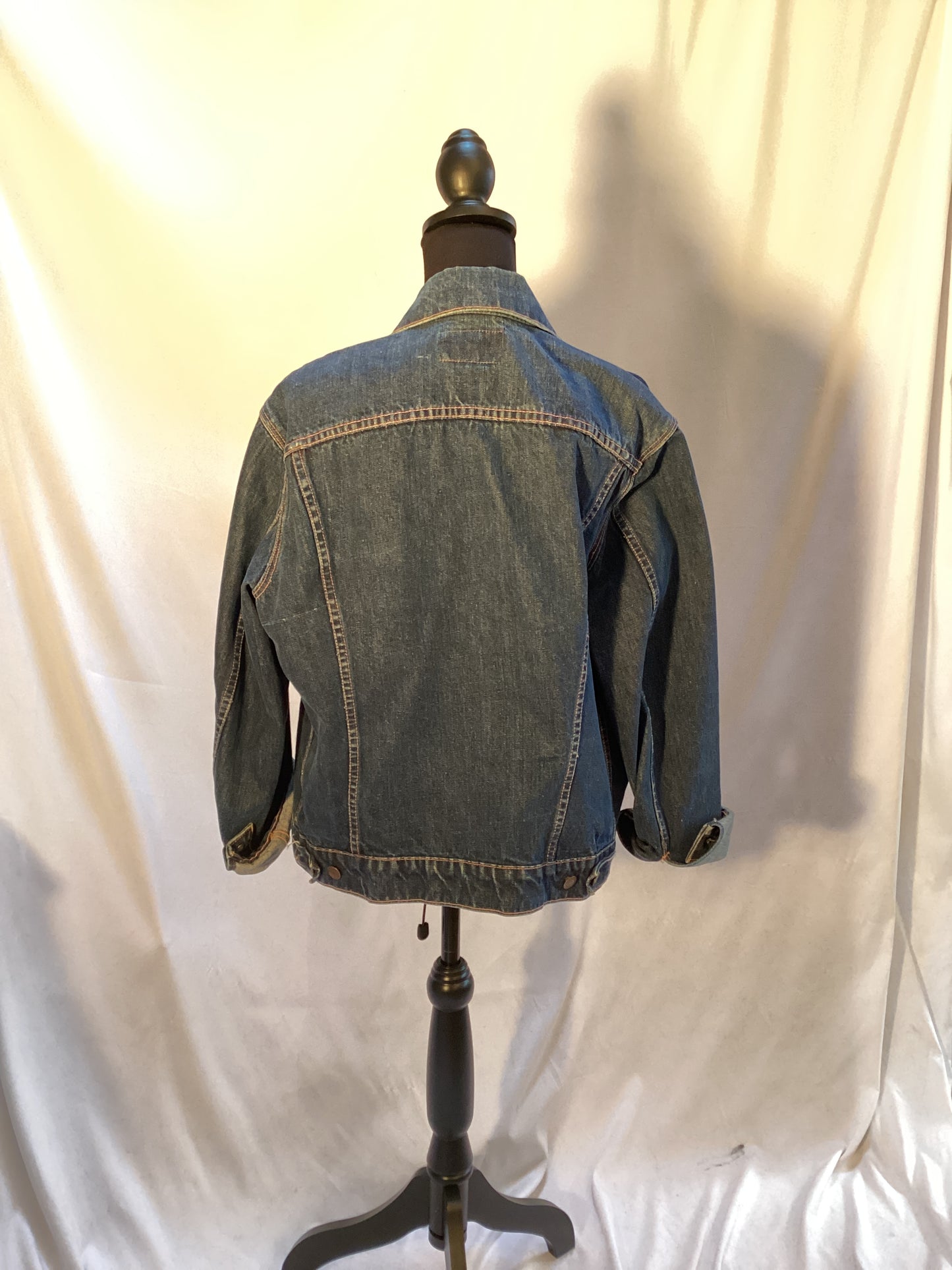 Levi Strauss Denim Jacket metal buttons size medium