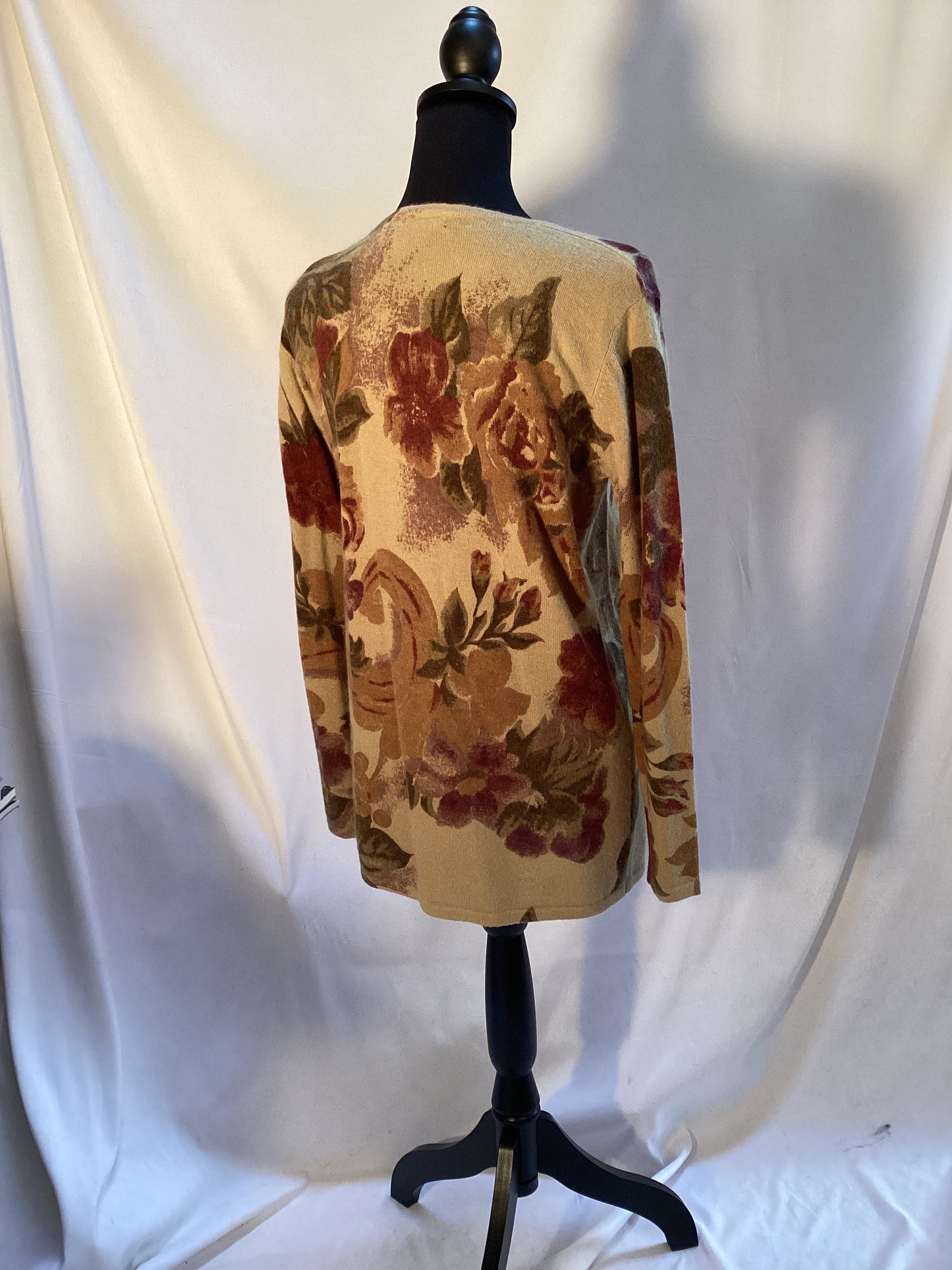 Soft brown print pull over Sweater by Nina Leonard size small, lambs wool, angora, nylon blend